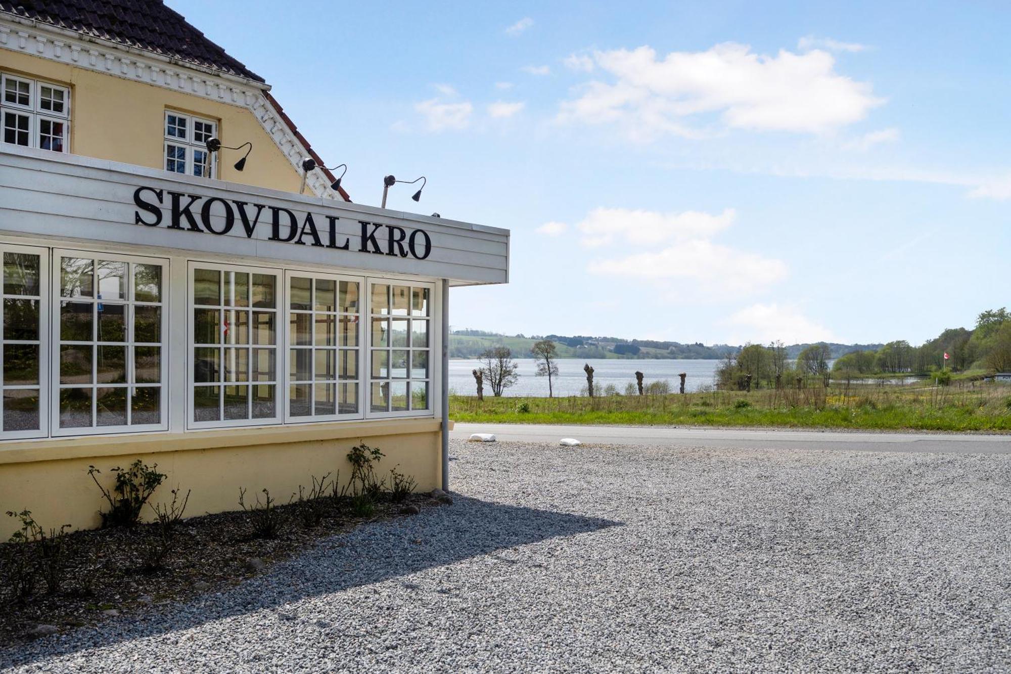 Skovdal Kro Jelling المظهر الخارجي الصورة